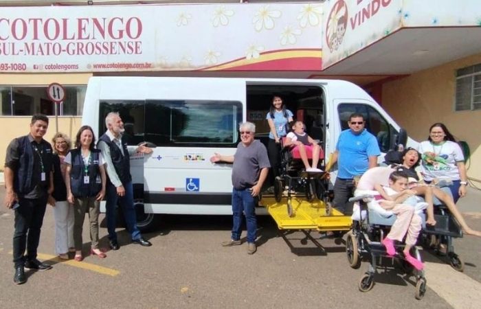 Nova van adaptada reforça cuidado e inclusão no Cotolengo Sul-Mato-Grossense